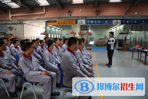 樂(lè)山中專學(xué)校讀什么專業(yè)有前途