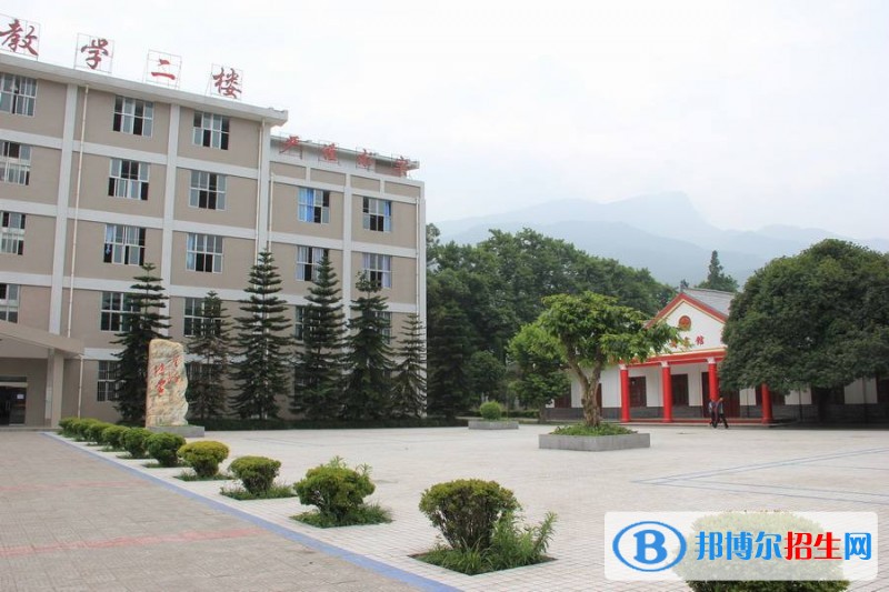 雅安高中畢業(yè)上中專學校好嗎