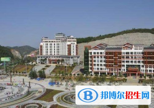 文山中專學校哪里好