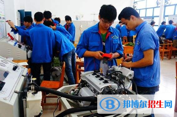 現(xiàn)代汽車、摩托車維修專業(yè)1