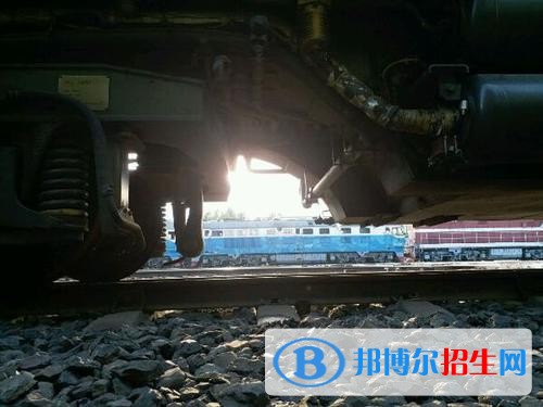 遼寧鐵道職業(yè)技術(shù)學(xué)院?jiǎn)握?019年報(bào)名條件、招生要求、招生對(duì)象