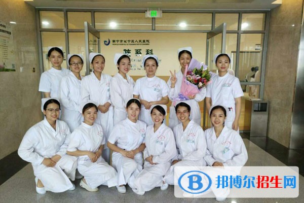 職高幼師與護(hù)士哪個好