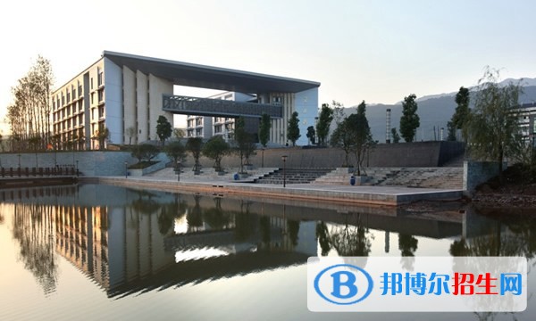 重慶市農業(yè)機械化學校入學須知，畢業(yè)待遇
