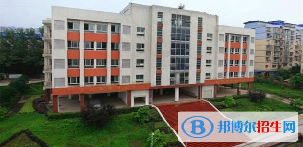 重慶安全技術職業(yè)學院的專業(yè)設置，辦學條件