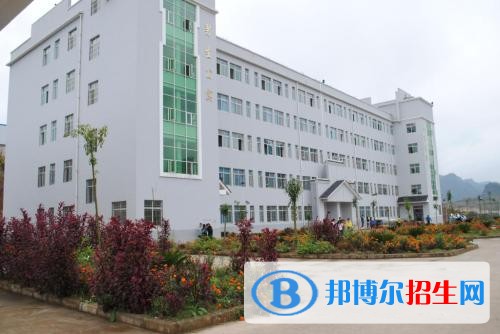 施秉縣中等職業(yè)技術學校師資與專業(yè)設施