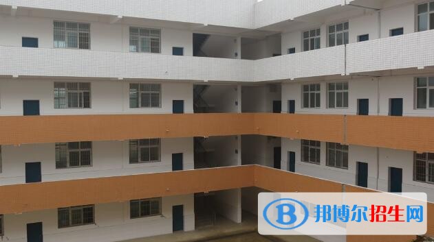 六盤水第七中學(xué)2019年報(bào)名條件、招生要求、招生對(duì)象