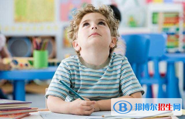 湖南中專學(xué)校學(xué)費(fèi)多少