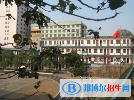 長(zhǎng)沙中專(zhuān)等于高中嗎