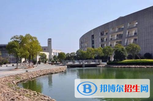杭州萬向職業(yè)技術(shù)學(xué)院五年制大專2019年報名條件、招生要求、招生對象