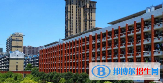 長沙男孩子適合學的中專專業(yè)