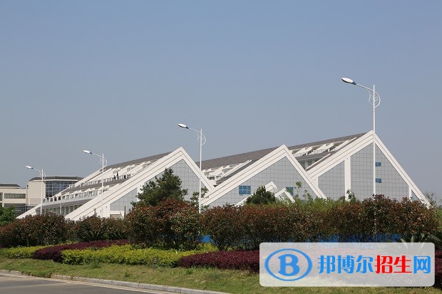 廣西女生學鐵路學校怎么樣