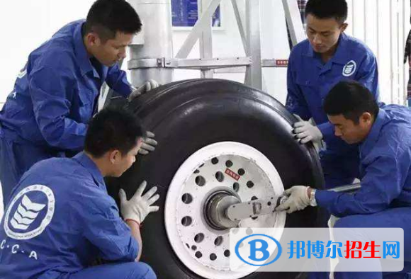 四川2020年男生上鐵路學校學什么好