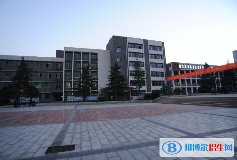 重慶九龍坡職業(yè)教育中心2020年報(bào)名條件、招生要求、招生對(duì)象