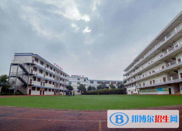 重慶2022年衛(wèi)校和幼師哪個好