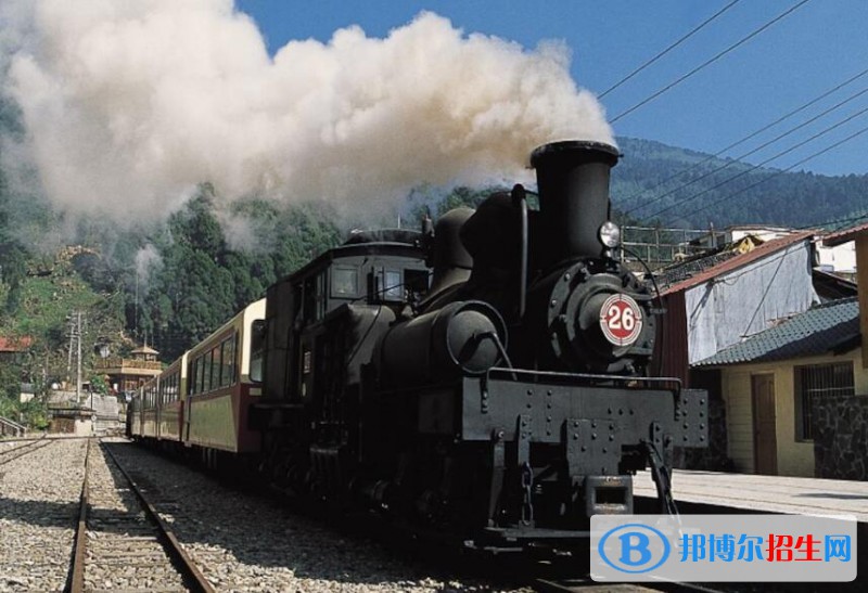 貴州2020年鐵路學(xué)校和中專(zhuān)有哪些區(qū)別