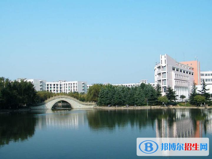咸寧衛(wèi)生學(xué)校2020年報(bào)名條件、招生要求、招生對(duì)象