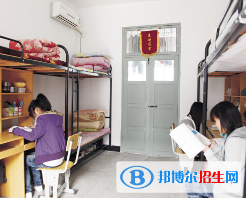 鄂州經(jīng)貿(mào)學(xué)校2020年宿舍條件