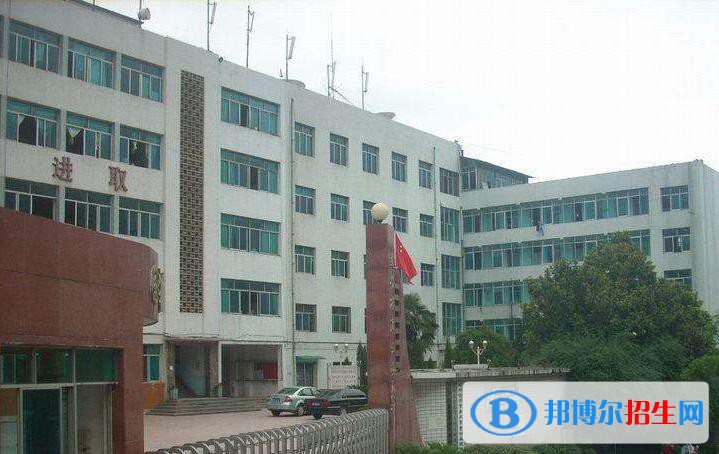 貴州機(jī)電學(xué)校2020年招生辦聯(lián)系電話(huà)
