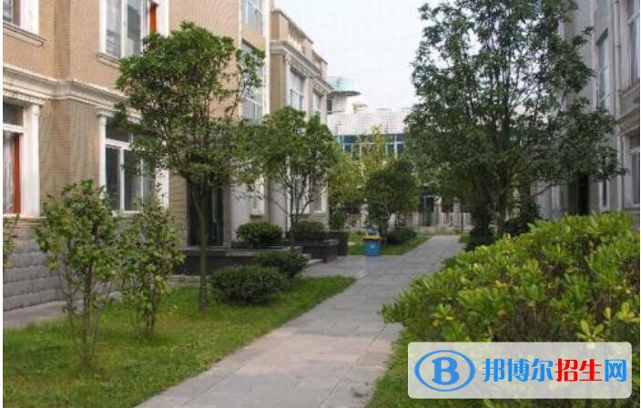 貴陽(yáng)市航洋動(dòng)漫職業(yè)學(xué)校2020年招生辦聯(lián)系電話(huà)
