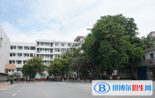 襄陽工業(yè)學(xué)校3