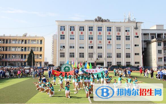來鳳中等職業(yè)技術(shù)學(xué)校2020年報(bào)名條件、招生要求、招生對象