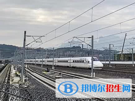 無錫2020年鐵路學(xué)校理論包括什么