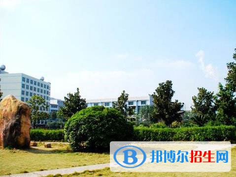 鄭州科技中等專業(yè)學(xué)校2021年報(bào)名條件、招生要求、招生對(duì)象
