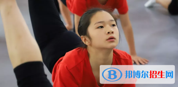 蘭州慈愛(ài)實(shí)驗(yàn)藝術(shù)職業(yè)學(xué)校怎么樣、好不好