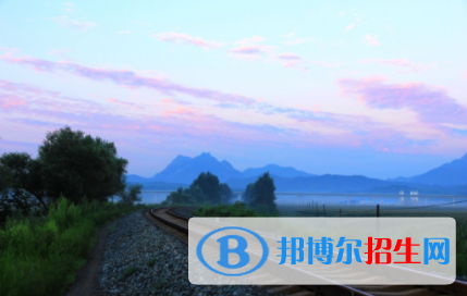襄陽2020年初中生報(bào)什么鐵路學(xué)校