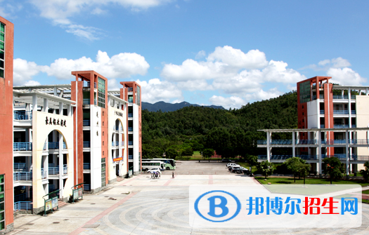 清遠職業(yè)技術學院2020年招生辦聯(lián)系電話