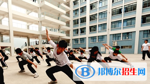 肇慶醫(yī)學(xué)高等專(zhuān)科學(xué)校幾專(zhuān)