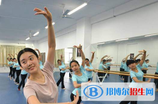 貴陽2021年中專幼師學?？梢钥即髮? width=