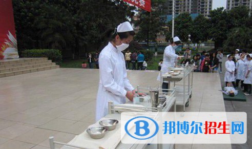 成都2021年衛(wèi)校學費多少