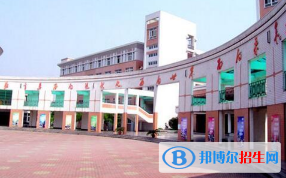四川2021年初中畢業(yè)報什么中專學校最好