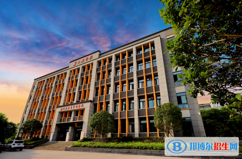 重慶2022年護(hù)理學(xué)校理論包括什么