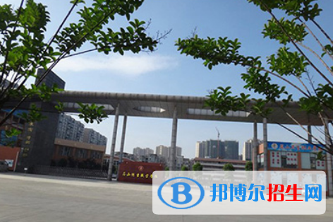 四川2021年怎么上中專學校