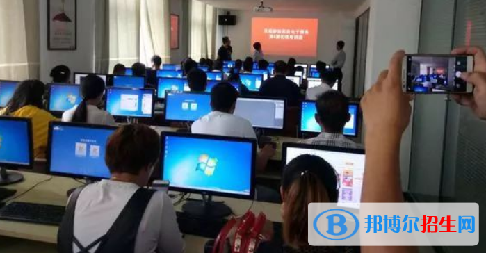 成都2021年電子商務學校畢業(yè)是什么文憑