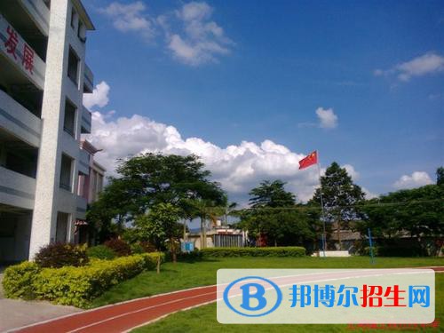 重慶2022年男生讀什么護理學校好