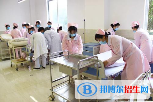 重慶2022年女生上護理學校學什么專業(yè)好