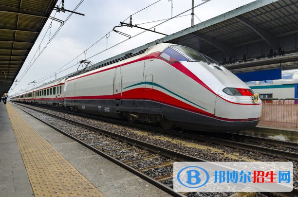 重慶2021年軌道交通學(xué)校報(bào)名時(shí)間