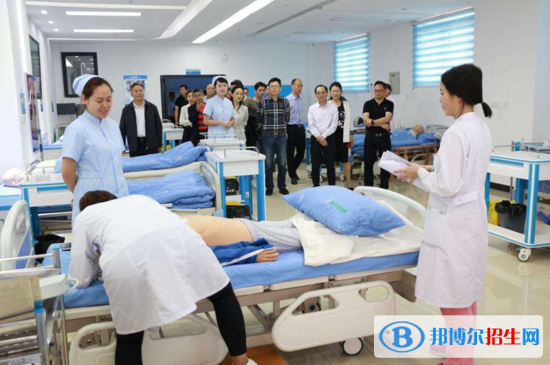 重慶2022年護理學校是中專還是大專