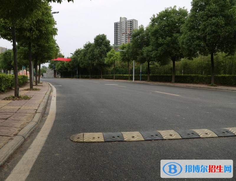 廣西2021年沒(méi)上完初中可以上中專(zhuān)學(xué)校嗎