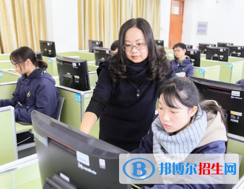 貴陽2021年女生適合計算機學(xué)校嗎