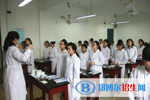 四川2021年男生讀護理學校