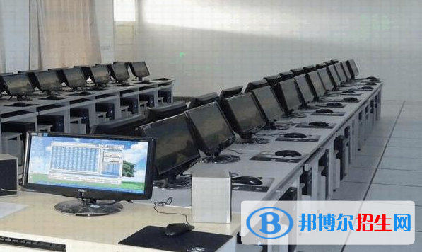 浙江2021年男生讀計算機學校好嗎
