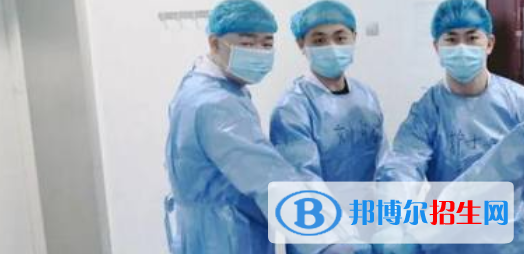 成都2021年護理學校都有什么專業(yè)適合男生