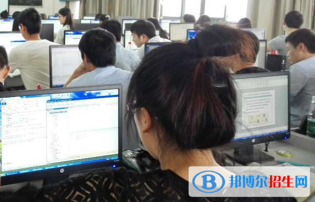 杭州2021年計算機學校和中專有哪些區(qū)別