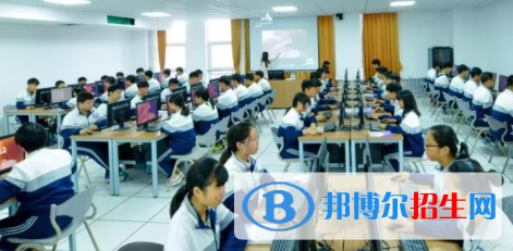 四川2021年計(jì)算機(jī)學(xué)校有哪些專業(yè)適合女生