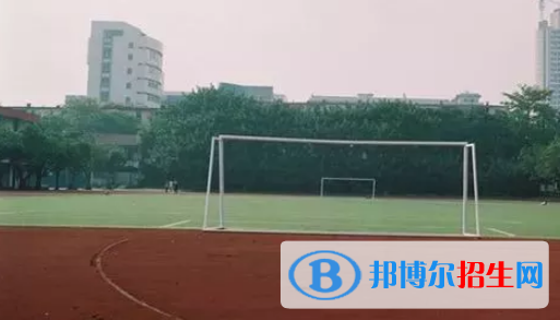 貴州2022年上中專學(xué)?？梢钥即髮W(xué)嗎