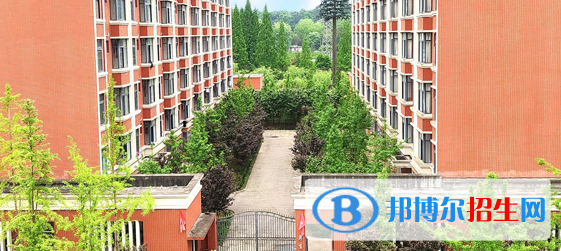 樂(lè)山市醫(yī)藥科技高級(jí)技工學(xué)校成都校區(qū)2022年宿舍條件